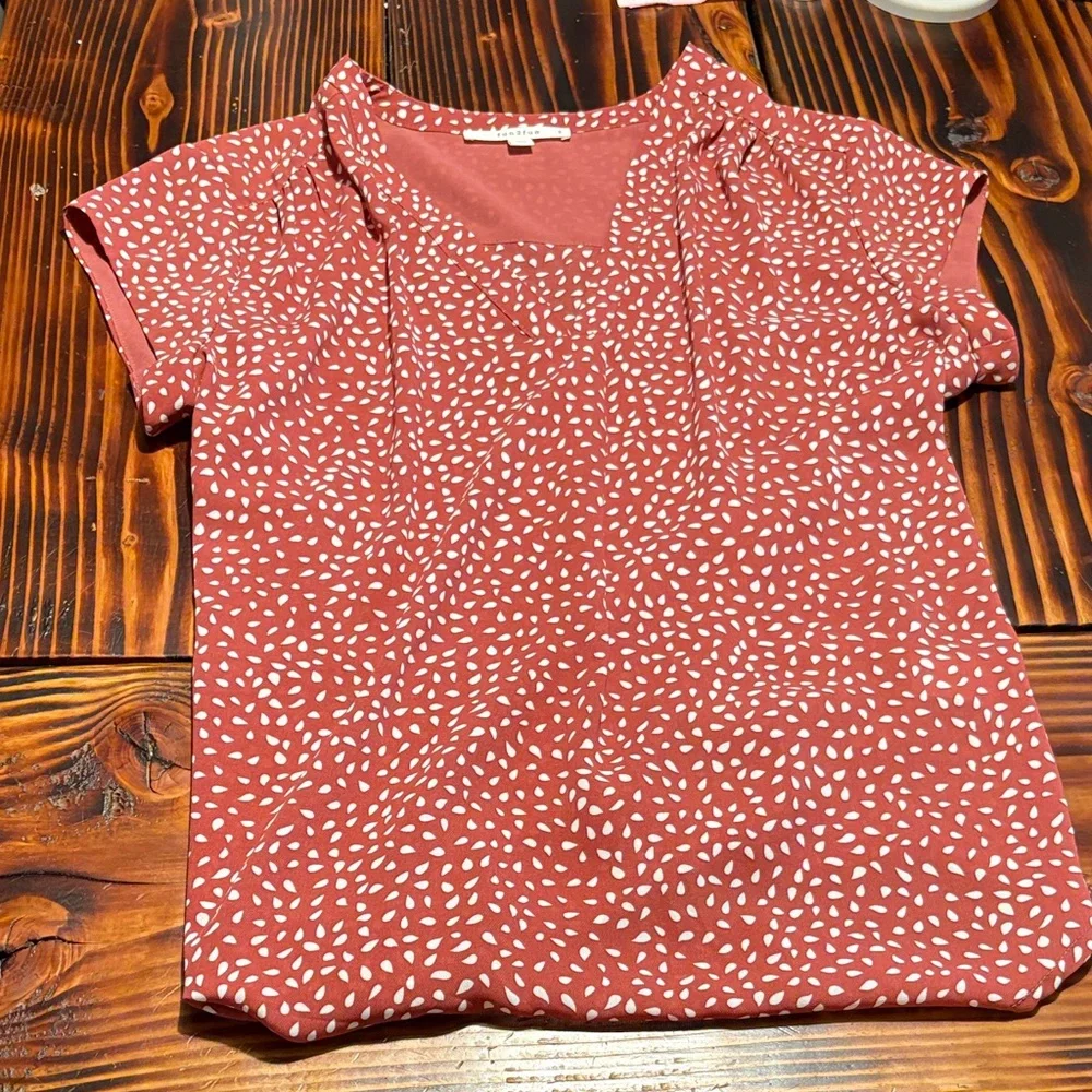 Women's Red Patterned Top - Picture 1 of 1